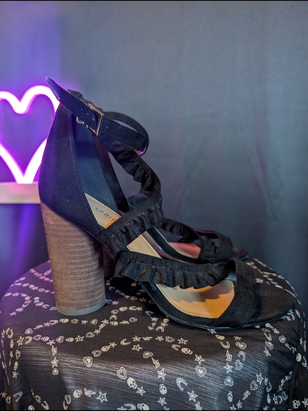 Call It Spring Black Ruffled Strap Block Heel Sandals Size 7.5 Strappy Bohemian